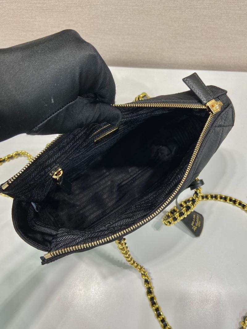 Pra*a tote bags